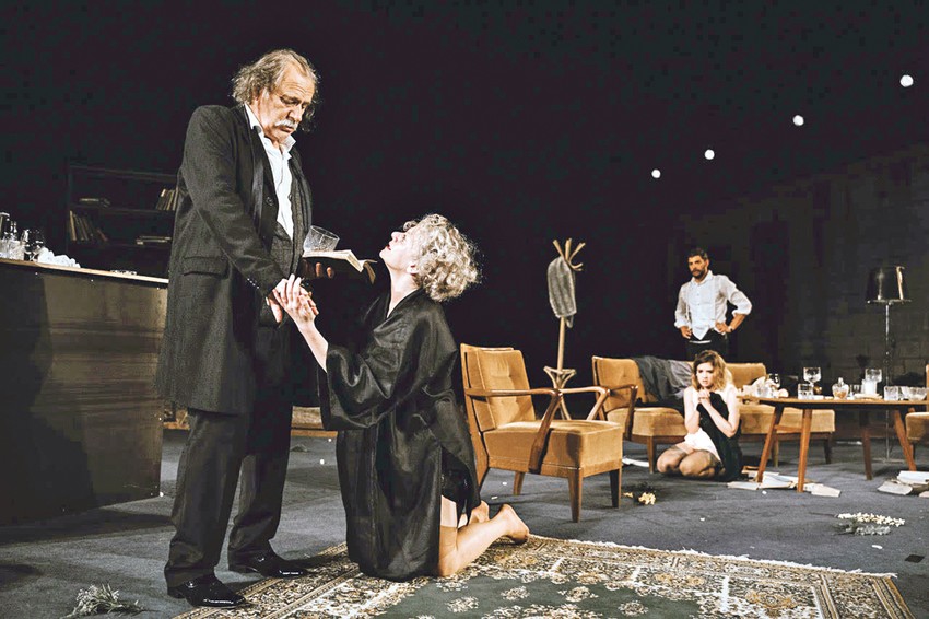 Scena iz predstave Ko se boji Virdžinije Vulf