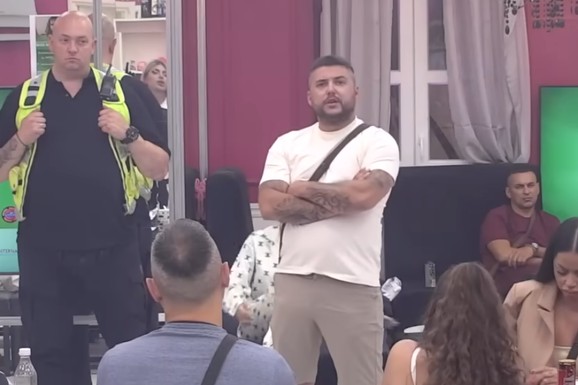"LUDO JE VOLIM" Asmin totalno okrenuo ploču posle 