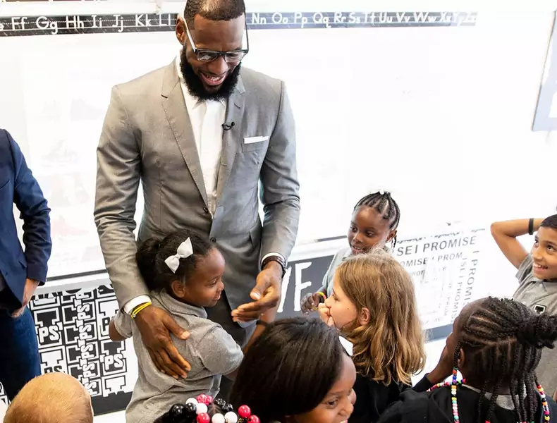 LeBron James otwiera niezwykłą szkołę dla dzieci z trudnym startem