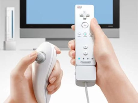 Słynny Wii Remote, robota w stylu Steve’a Jobsa