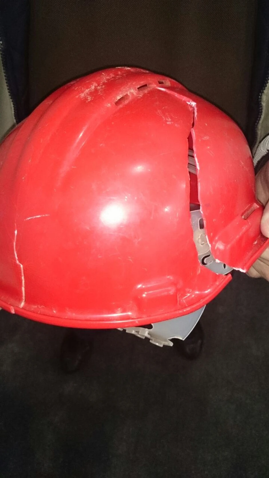 ...ali je zato stradao šlem