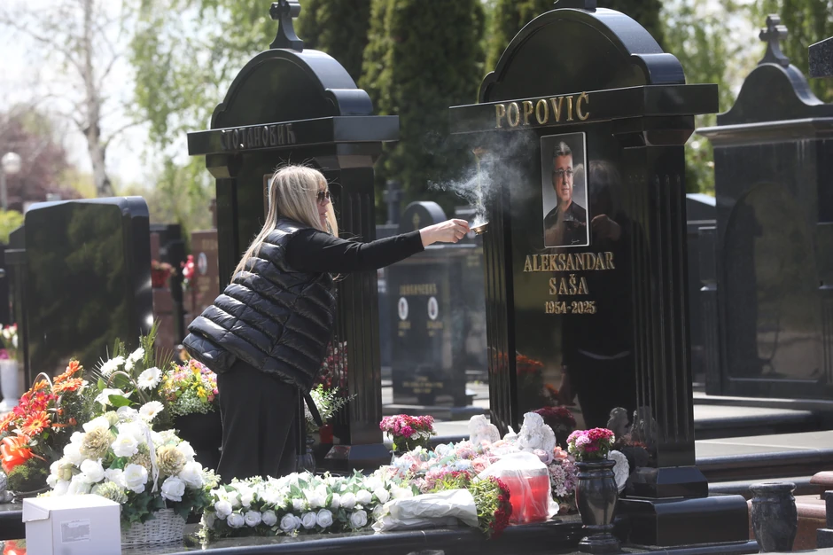Novo bežanijsko groblje rođendan Saše Popovića