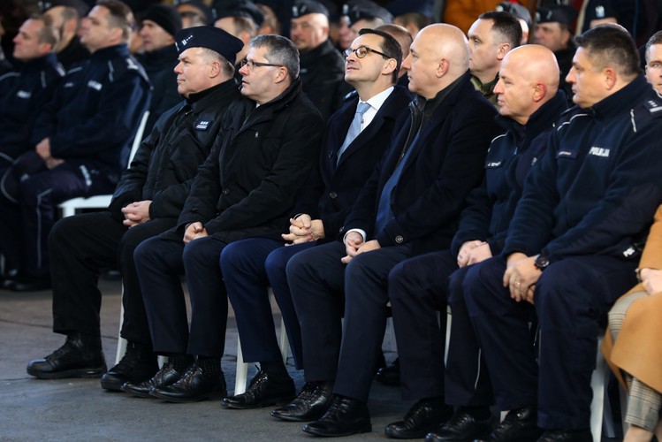 Przekazanie śmigłowców S-70i Black Hawk