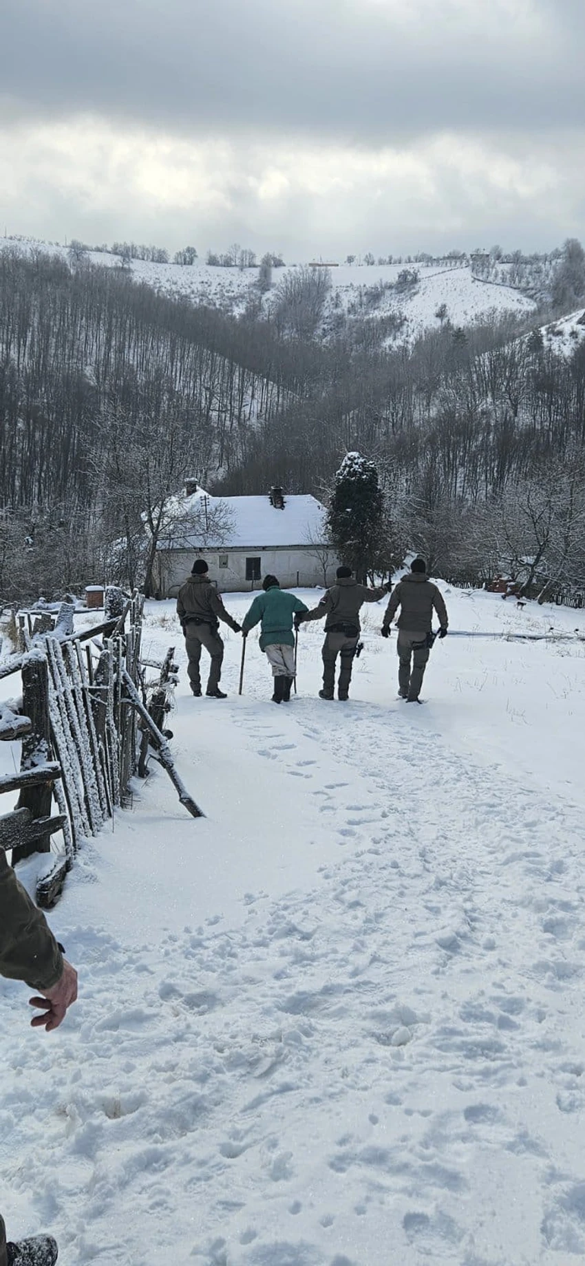 Pomoć muškarcu u okolini Bora