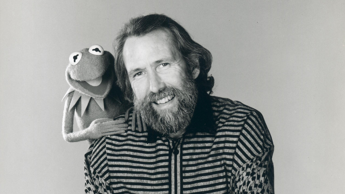 – Oto fascynująca ekipa bohaterów, których nazwałem Muppetami. Mam nadzieję, że Muppety wyznaczą nową jakość rozrywki dla całej rodziny – pisał Jim Henson w swoich notatkach. Nie wiedział, że kilkanaście lat później Kermit i spółka staną się nieodłączną częścią popkultury, a on sam na stałe wpisze się do historii telewizji. 10 listopada 1969 roku wyemitowano pierwszy odcinek "Ulicy Sezamkowej". 