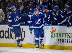 NHL. Lightning bliżej finału po dramatycznej końcówce [WIDEO]