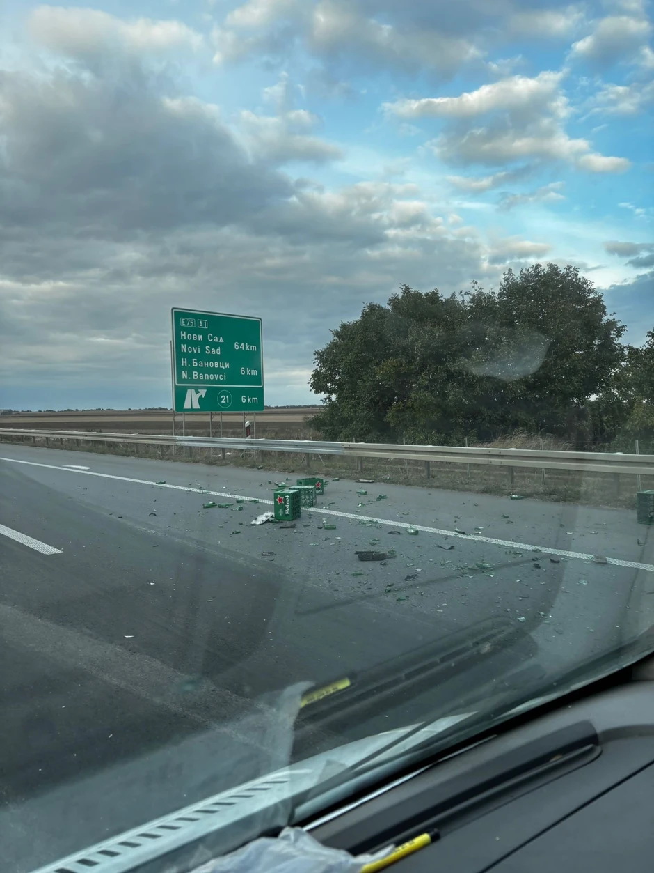 Saobraćajna nezgoda na Batajničkoj petlji