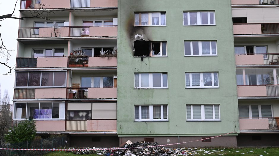 Blok, w którym wybuchł pożar