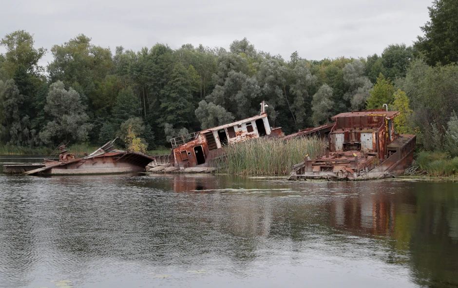 Sastanak se održava blizu reke Pripjat (foto: kontaminirani brodovi koji su nekad gasili požar u nuklearnoj elektrani Černobilj ostavljeni na obali)