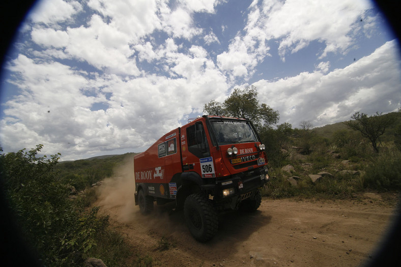 Rajd Dakar 2011: awans Hołowczyca (2.etap, wyniki, fot. Willy Weyens)