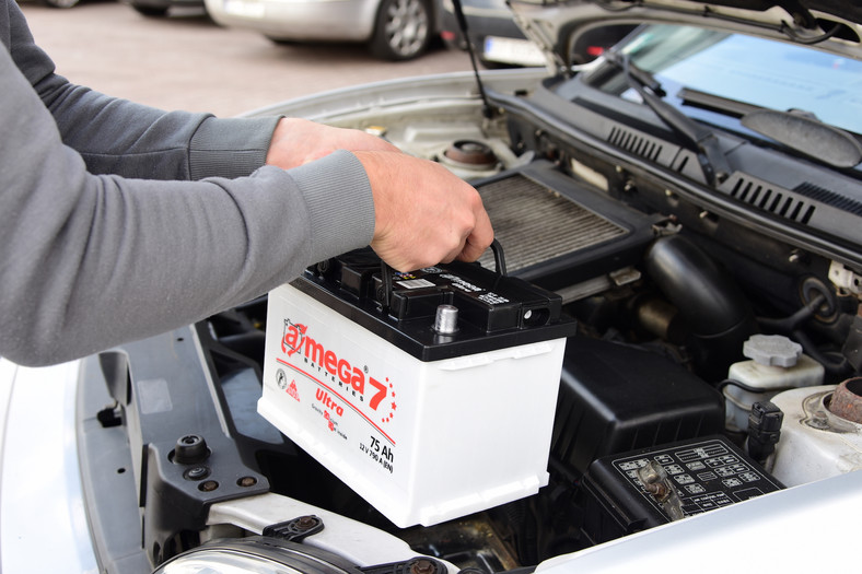 W przypadku aut z rozbudowaną instalacją elektryczną i elektroniczną konieczne jest zastosowanie akumulatora o podwyższonych parametrach ekspolatacyjnych 
