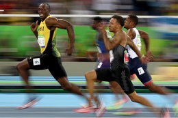 9 zdjęć Usaina Bolta, które pokazują, jak bardzo deklasuje rywali