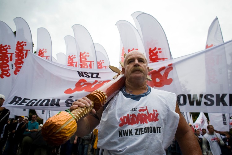 Policja nie użyła siły, by rozpędzić tłum