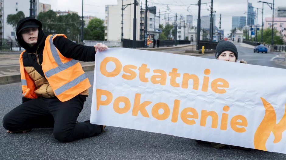 Protestujący aktywiści "Ostatniego Pokolenia", 17.04.2024 r.