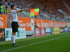 Technologia półautomatycznej linii spalonego w Lidze Mistrzów