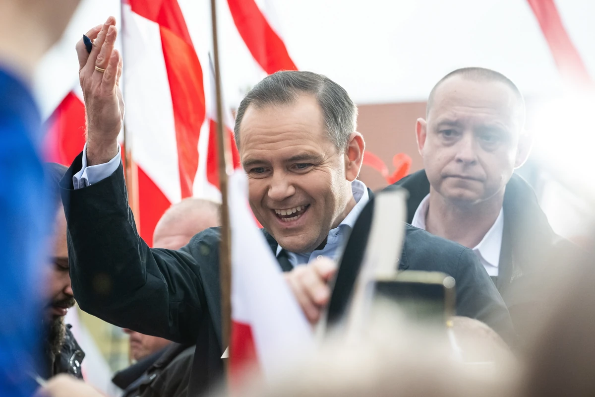 Najnowszy sondaż prezydencki. Tak zagłosują smerfy w drugiej turze