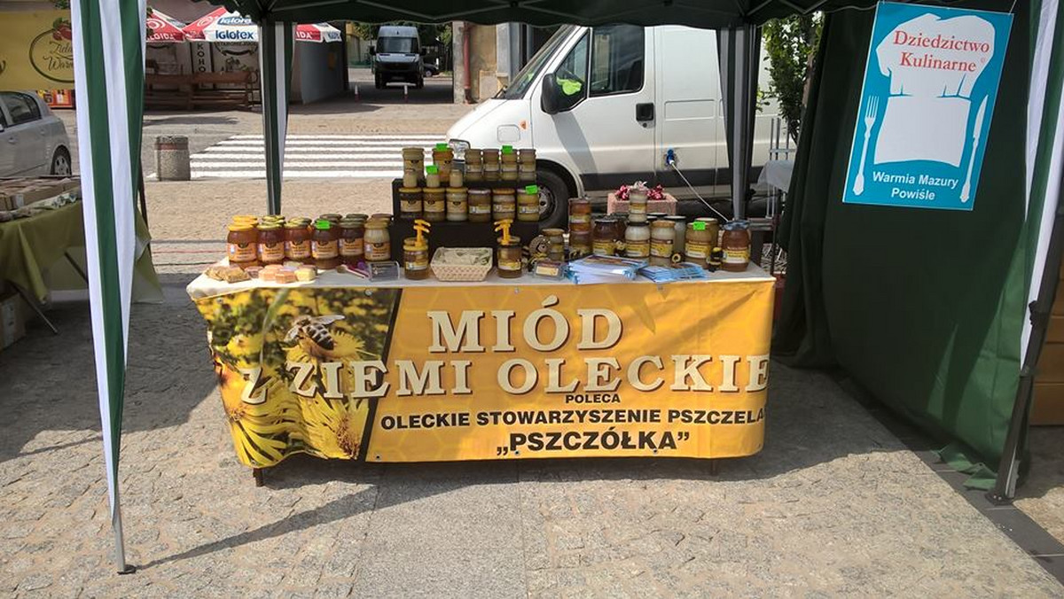 W niedzielę miejscowi producenci będą prezentować swe wyroby z mleka i miodu. Dla tych ostatnich druga edycja oleckiej imprezy będzie wyjątkowa. Wytwarzane przez nich specjały znalazły się na liście produktów tradycyjnych. Aby jednak miodu nie zabrakło, organizatorzy wydarzenia przygotują dla nich niespodziankę.