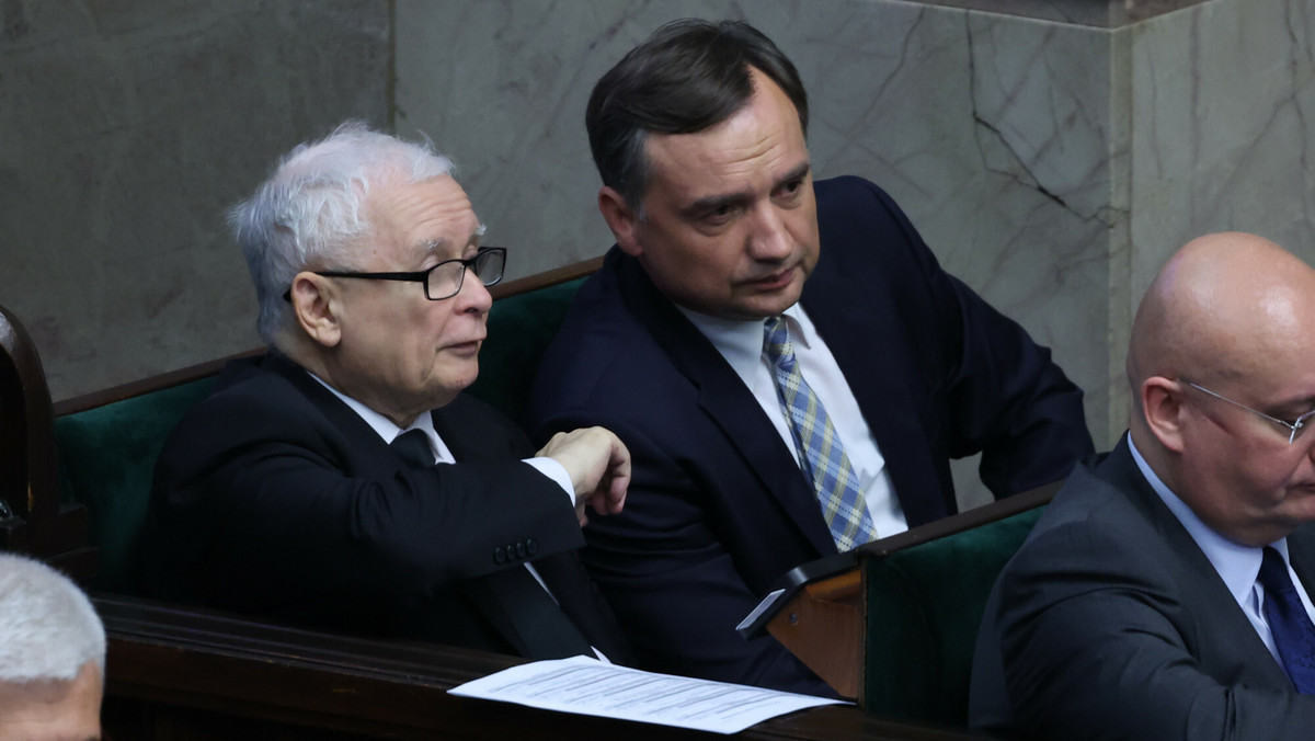 Kaczyński wykiwa Ziobrę? Odliczanie do rejestracji list