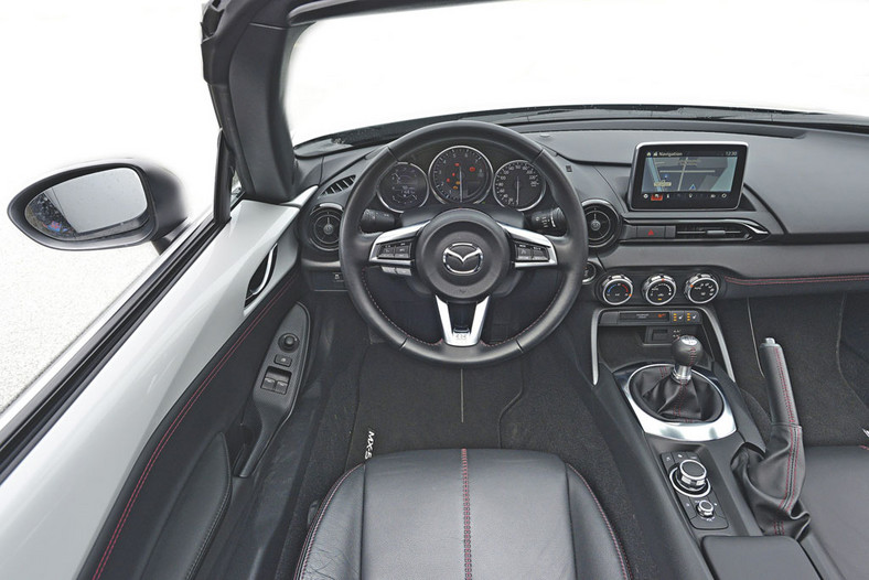 Mini Cooper Cabrio kontra Mazda MX-5 - kabriolety pełne radości