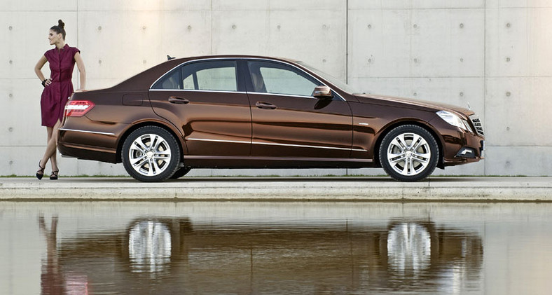 IAA Frankfurt 2009: Mercedes-Benz E - kombi nadjedzie jesienią, sedan kupiło 40 tys. osób