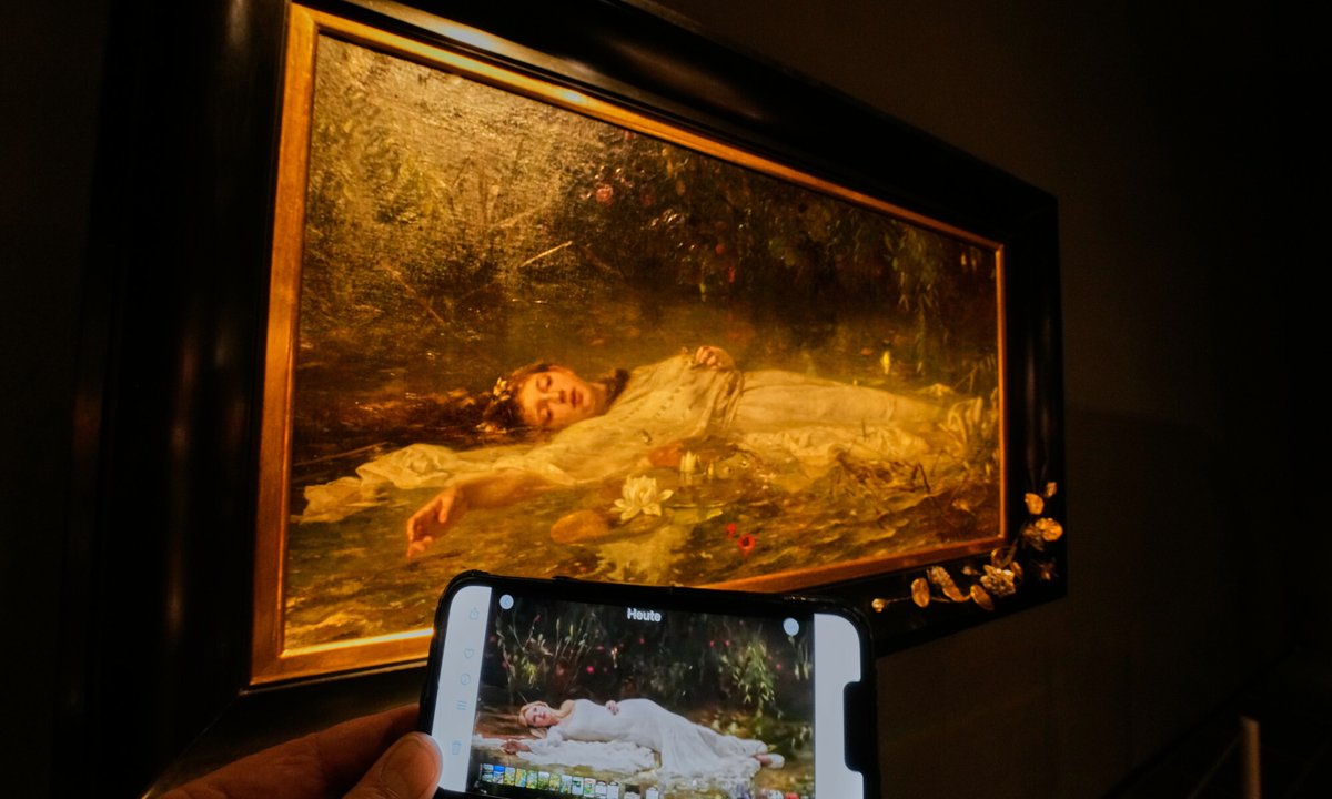 Taylor Swift przyciąga tłumy do muzeum. Wszystko przez obraz przypominający jej teledysk