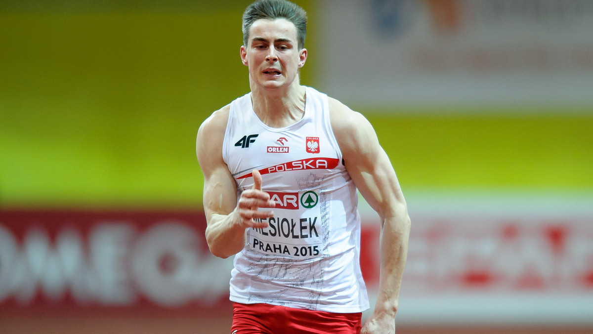 Paweł Wiesiołek (KS Warszawianka) jest trzeci po dwóch rozegranych w sobotę konkurencjach dziesięcioboju podczas halowych mistrzostw Europy w lekkiej atletyce, które odbywają się w Pradze. Reprezentant Polski pobił w O2 Arenie swoje rekordy życiowe w biegu na 60 metrów i w skoku w dal.
