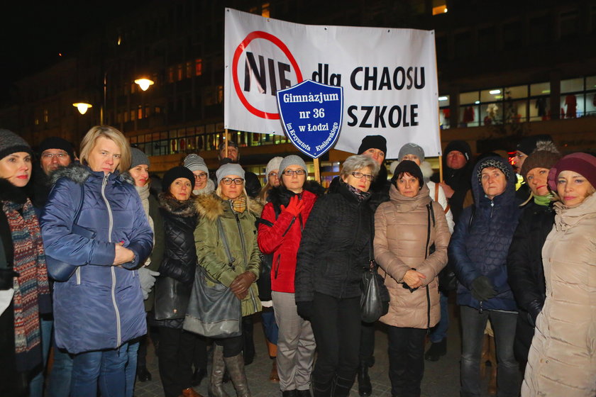 Protest przeciwko reformie edukacji w Pasażu Schillera w Łodzi 