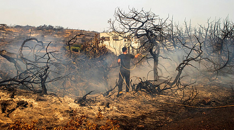Erdőtűz pusztít a dél-törökországi Antalya tartomány egyik népszerű üdülővárosánál is / Illusztráció / Fotó: MTI/EPA/ANA-MPA/Damianidisz Lefterisz