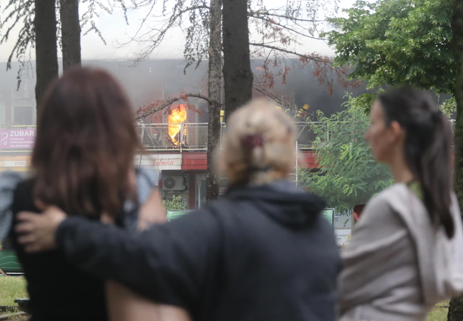Požar u bloku 45