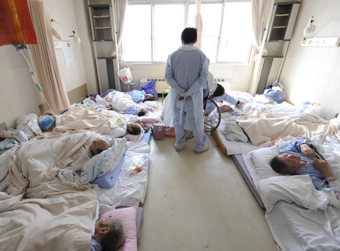 Pacjenci szpitala Futaba Kosei w Nihonmatsu w prefekturze Fukushima