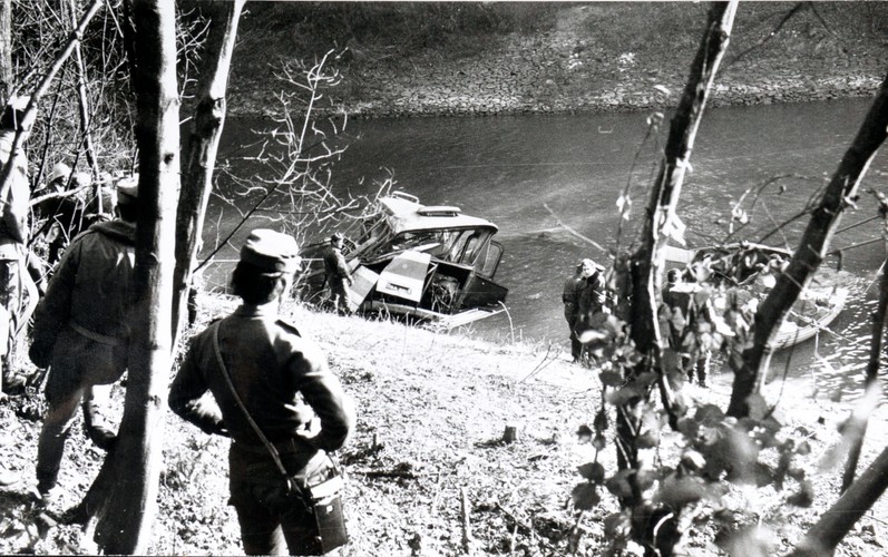 Oba autobusy wiozące górników zamieniły się w kłębowisko pogiętych blach