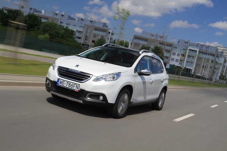 Porównujemy używanego Peugeota 2008 i Renault Captura są