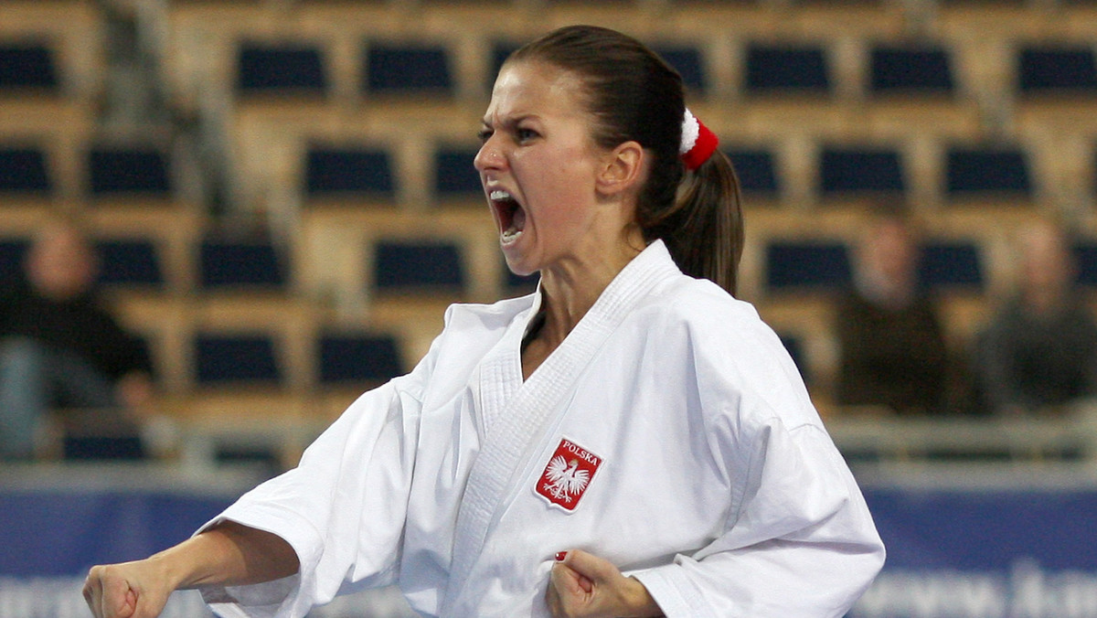 W weekend w Pradze odbyły się mistrzostwa Europy w karate tradycyjnym. Anna Lewandowska, żona piłkarza Borussii Dortmund Roberta Lewandowskiego, zdecydowała się na odważny krok. Do walk przystąpiła z kontuzją, ale opłaciło się, bo zdobyła dwa medale.