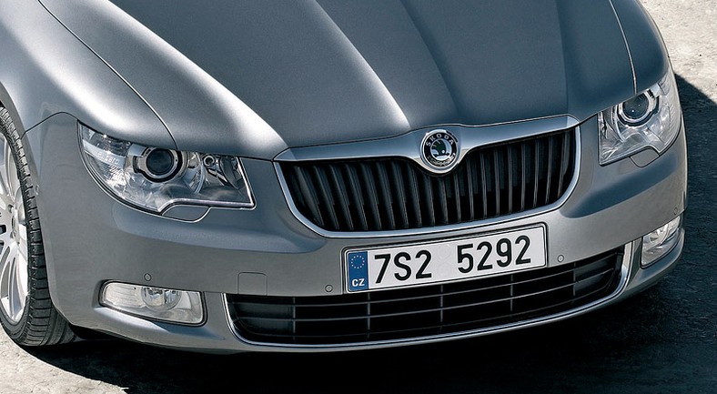 Škoda Superb: pierwsze zdjęcia wnętrza i dane techniczne