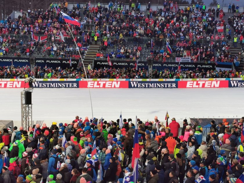 Kibice na piątkowym konkursie MŚ w Planicy