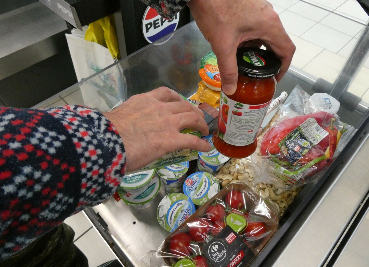 Sprawdzili w sklepach prawie 100 tys. cen. Tak zdrożały codzienne zakupy