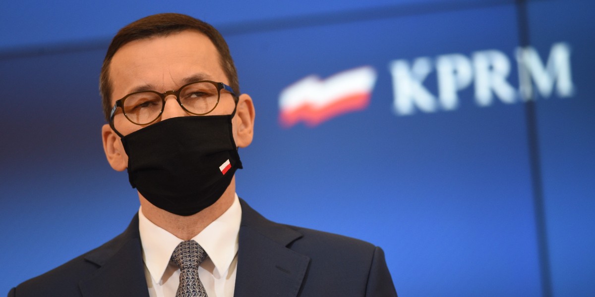 Polska ma kupić "dwadzieścia kilka milionów dawek" szczepionki na koronawirusa - zapowiedział premier. Nie oznacza to jednak, że dostaniemy szczepionki jednej firmy. Wyjaśniamy, jak działa system zakupów UE