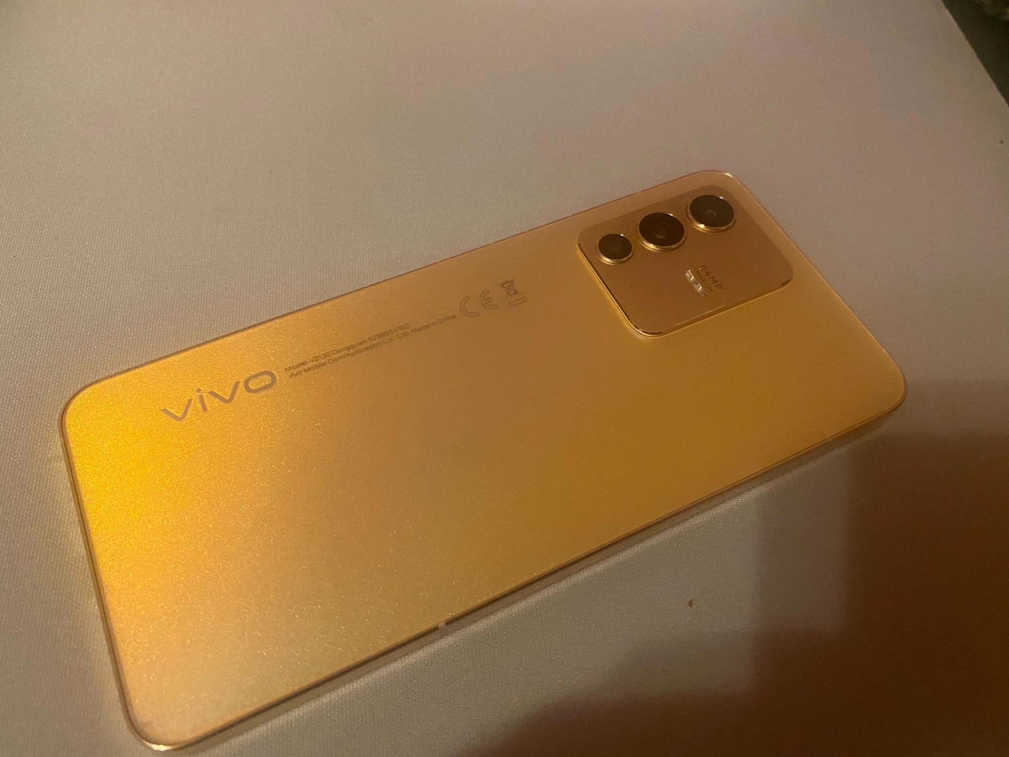 Test vivo V21 5G. Smartfon ze świetnym aparatem do selfie