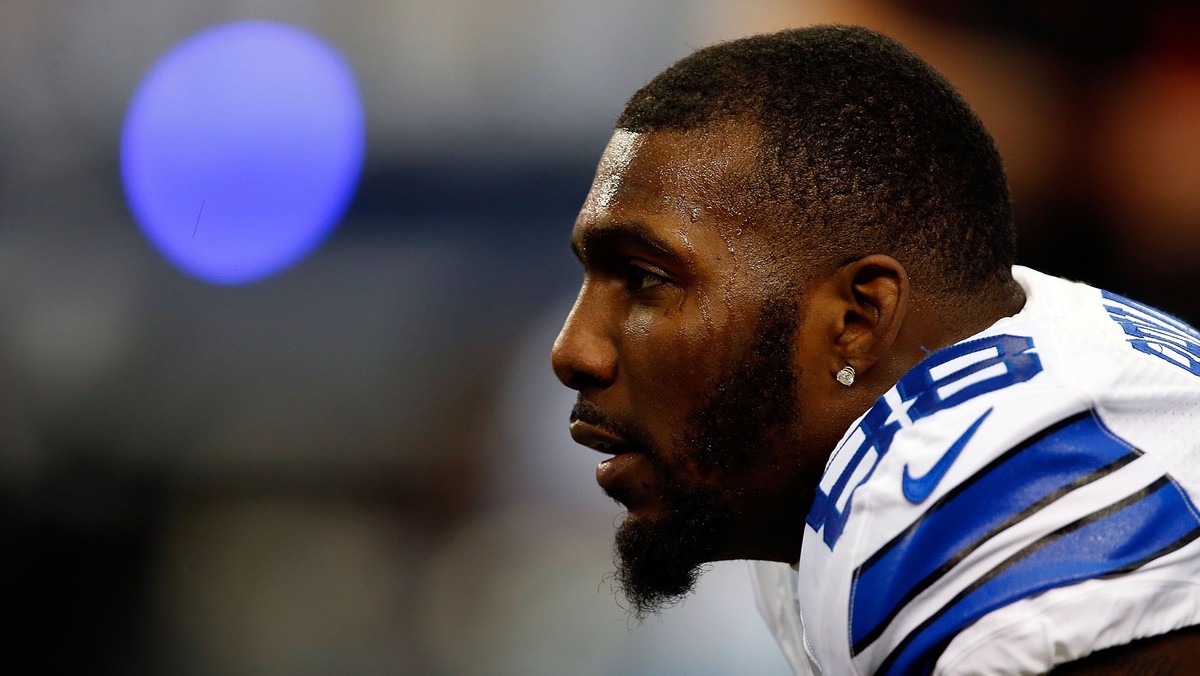 Dez Bryant, futbolista amerykański, udowodnił ostatnio, że jego talent nie ogranicza się do jednej dyscypliny sportu. Zawodnik Dallas Cowboys świetnie poradziłby sobie również na koszykarskim parkiecie.