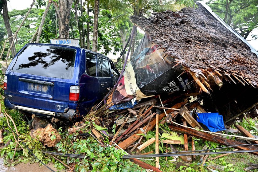 Indonezji grożą kolejne tsunami? Rośnie liczba ofiar