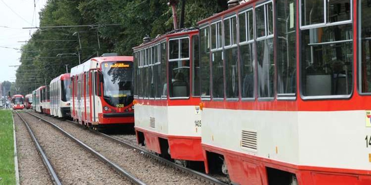 Tramwaje stają, bo nie ma prądu