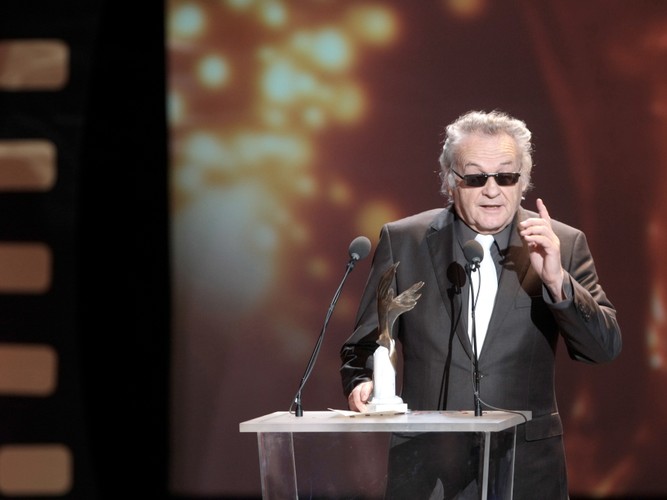 Jerzy Skolimowski z nagrodą przyznaną w kategorii najlepsza reżyseria za film 'Essential Killing'