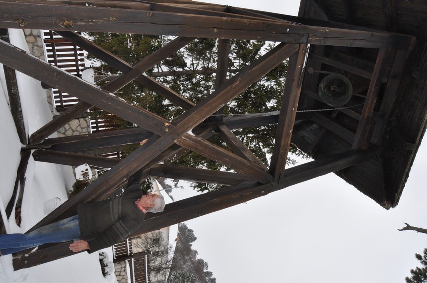 Sreten zvoni za pokoj duša svojih komšija