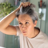 Új kutatás: az ősz haj a test rák elleni harcának jele lehet