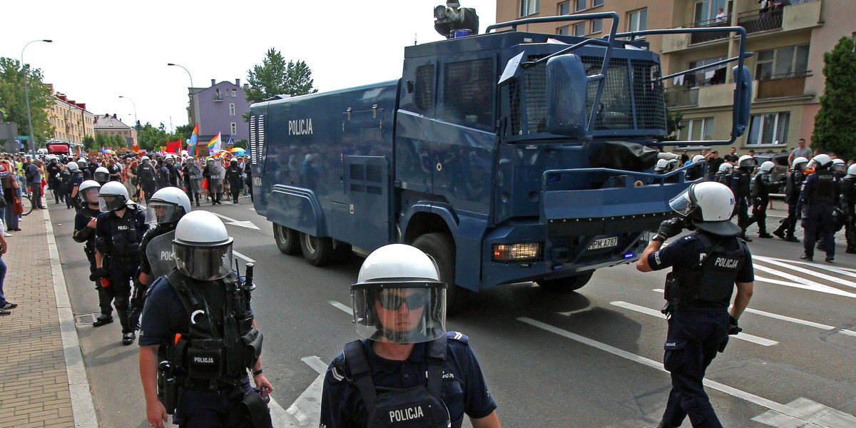 Sondaż: Polacy przeciw LGBT