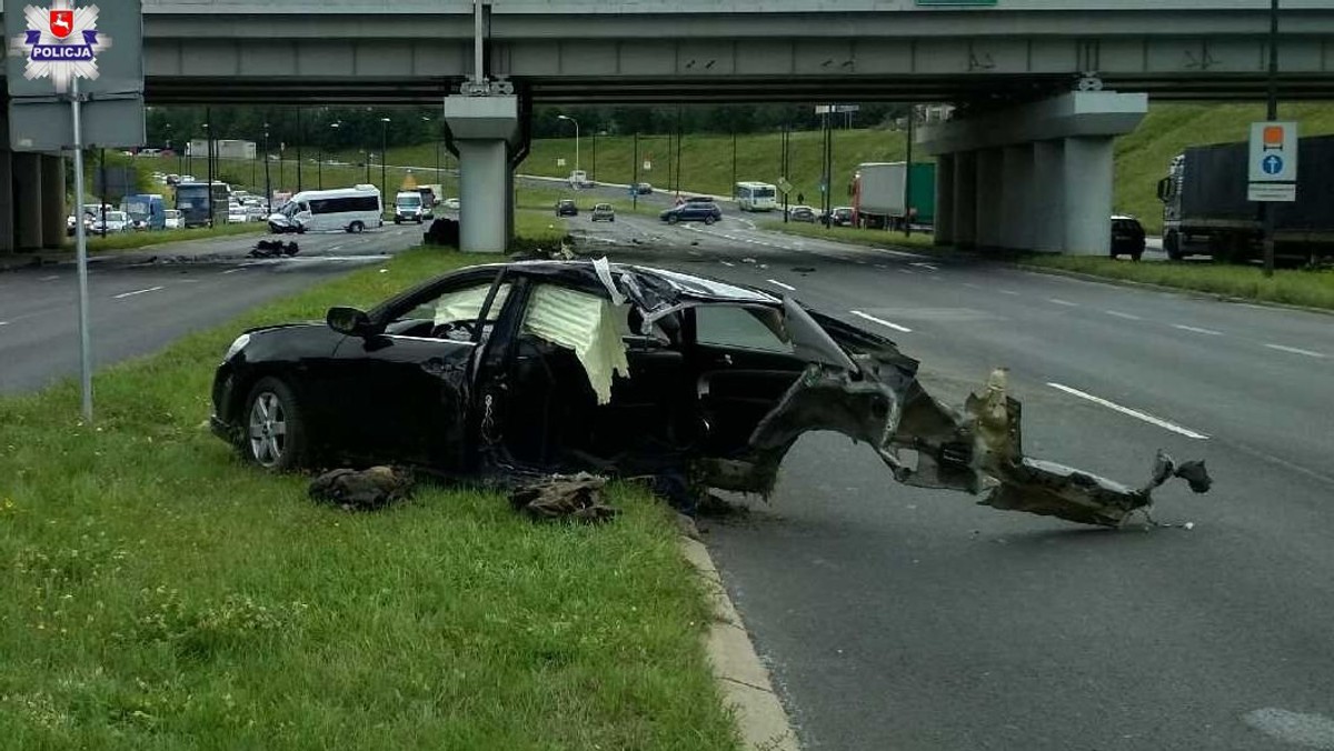 Do 15 lat więzienia grozi kierowcy chevroleta, który zderzył się z busem. Wiele osób odniosło obrażenia. Mężczyzna prowadził auto w stanie nietrzeźwości. Śledczy postawili mu zarzuty.