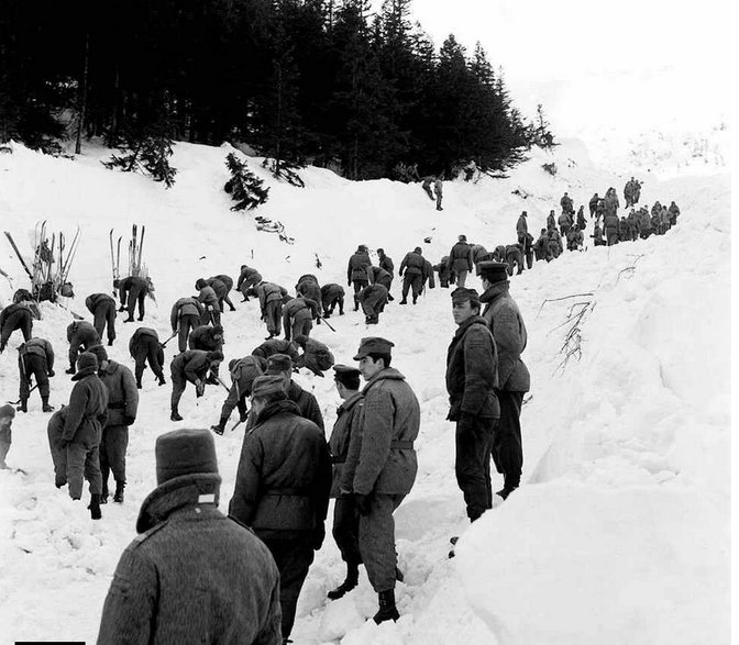 Akcja ratunkowa po zejściu lawiny w Białym Jarze, Karkonosze, 20 marca 1968 r.