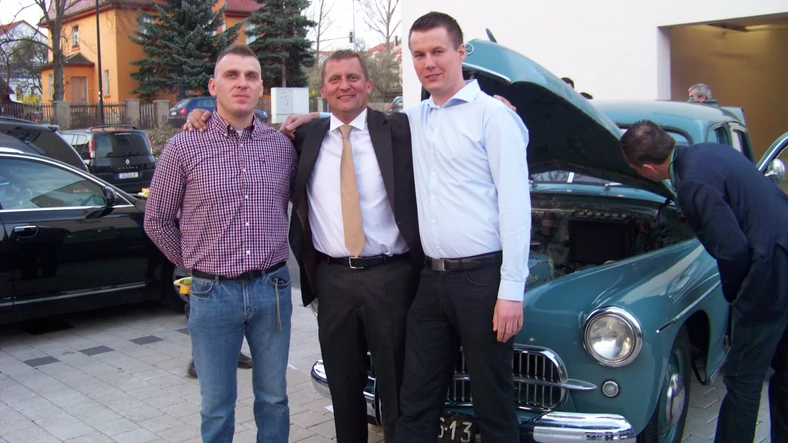 Od prawej: Tomasz Dudka; Marek Schramm -właściciel oraz Piotr Skiba