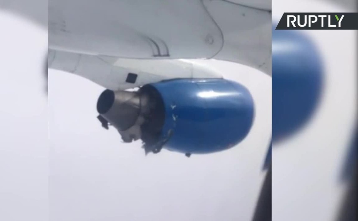 Uszkodzony silnik samolotu