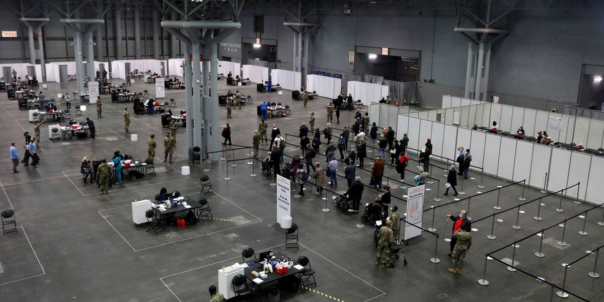 Do zdarzenia doszło centrum szczepień Javits Center w Huston Jards w Nowym Jorku.